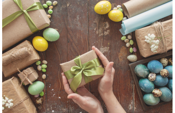 Mini Guide for Godparents:  Easter Gift up to 15 euros. post image